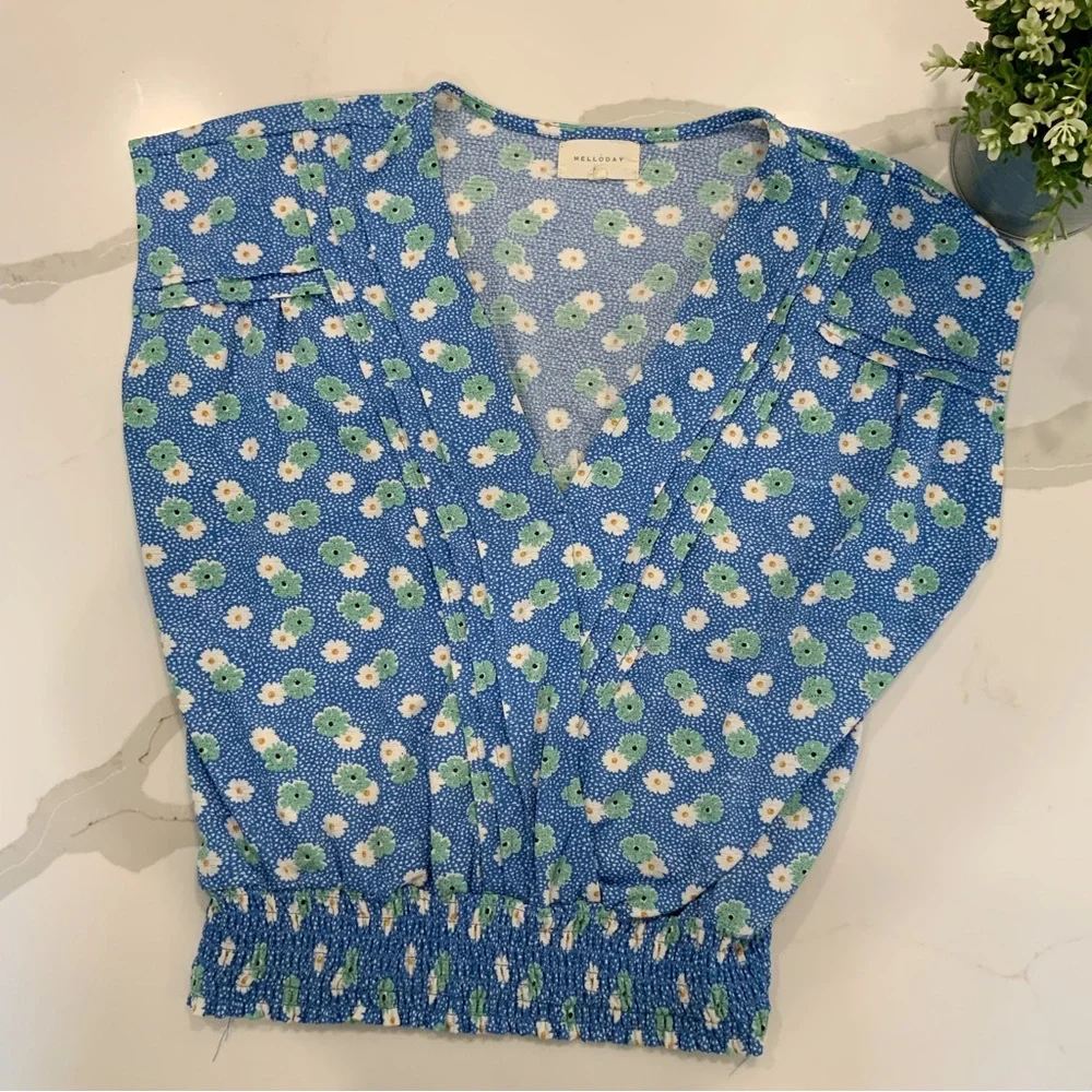 Mellow day Blue Floral Short Sleeve Top - Picture 2 of 7